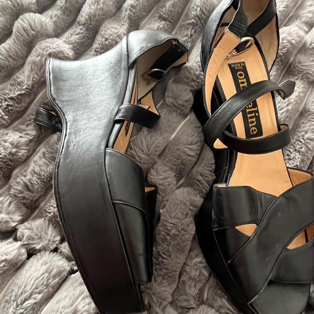 Slight wear. Ombeline wedge. Super comfortable. Open toe. Black.